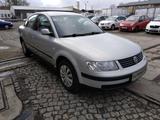 Volkswagen Passat Passat 1.6 Limousine / Automatik / TÜV NE - Volkswagen Passat mit Benzin-Antrieb: Limousine, 1.6