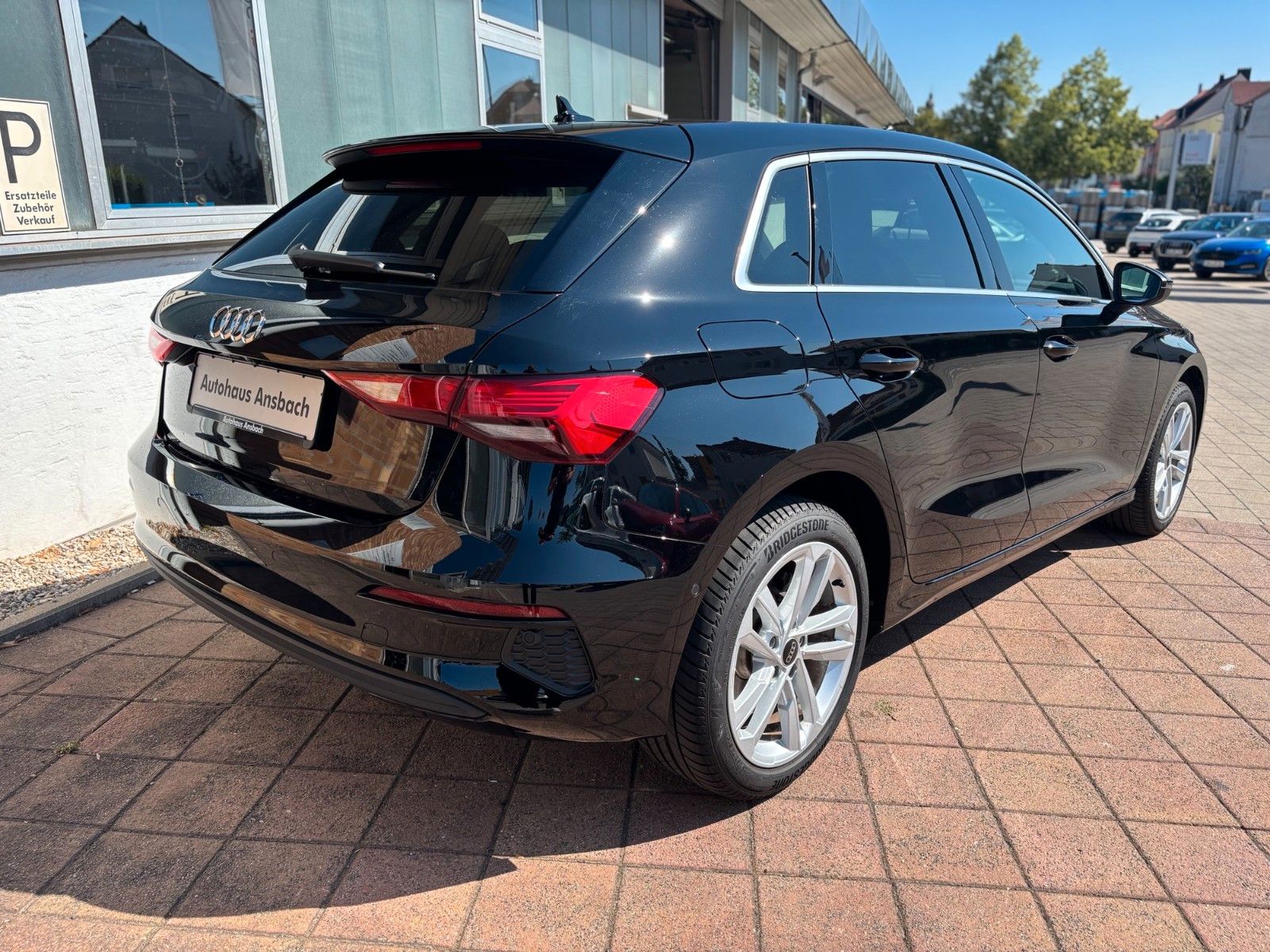 Fahrzeugabbildung Audi A3 Sportback 30 TFSI basis