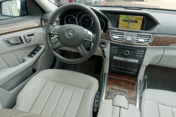 Mercedes E 300 - 6