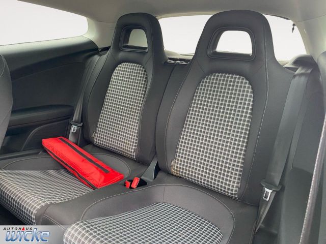 Scirocco 2.0 TDI DSG R Line NAVI KLIMA PANO 19
