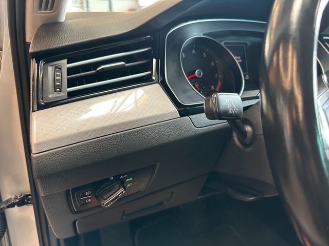 Volkswagen Passat *KEYLESS*ACC*AHK*NAV*3-ZONEN*LED*