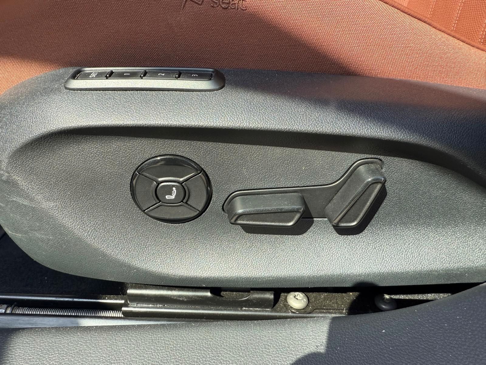 Fahrzeugabbildung SKODA Superb Combi L&K