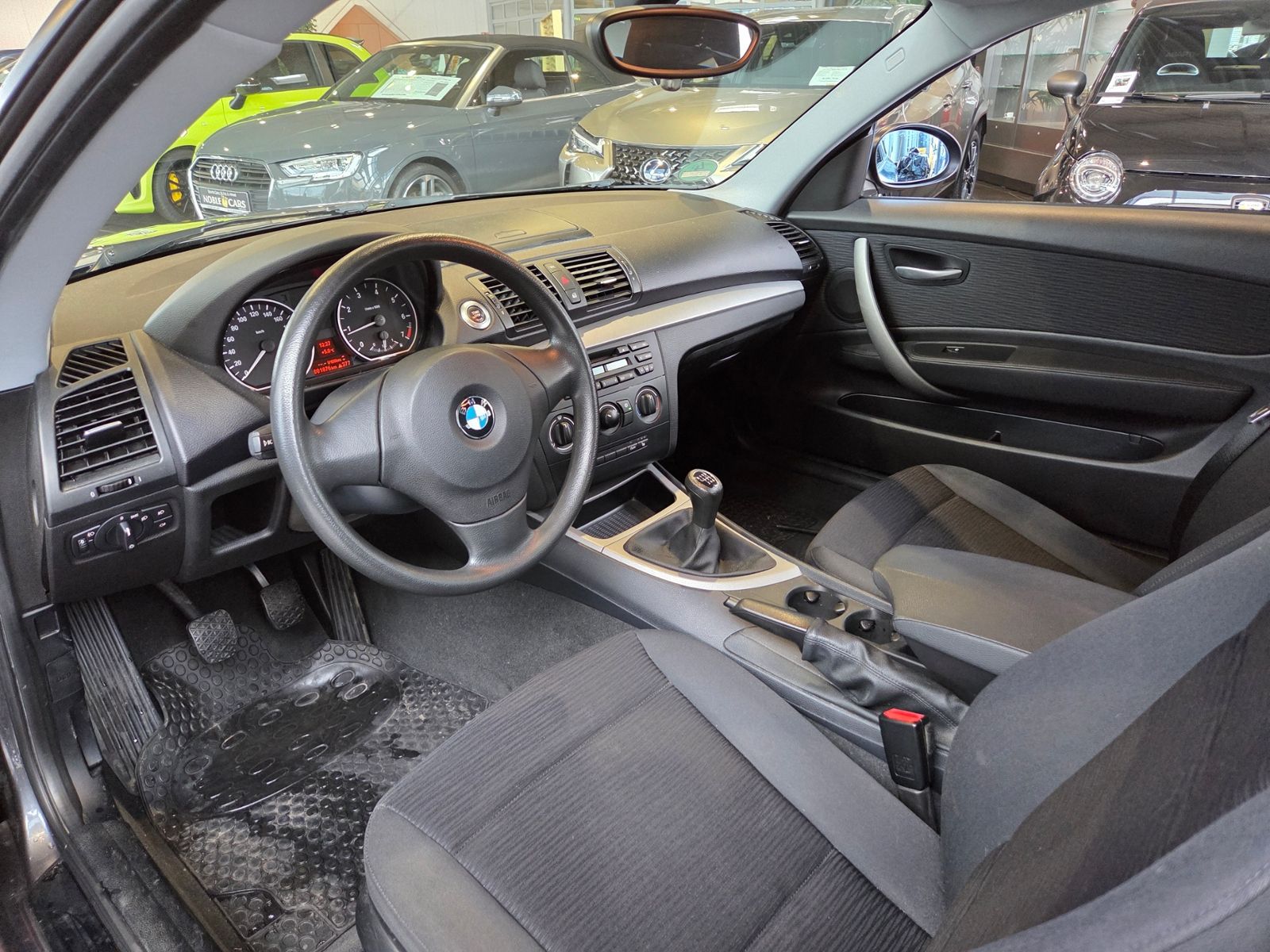 Fahrzeugabbildung BMW 116i Limousine KLIMA SHZ ALU - KM-Original