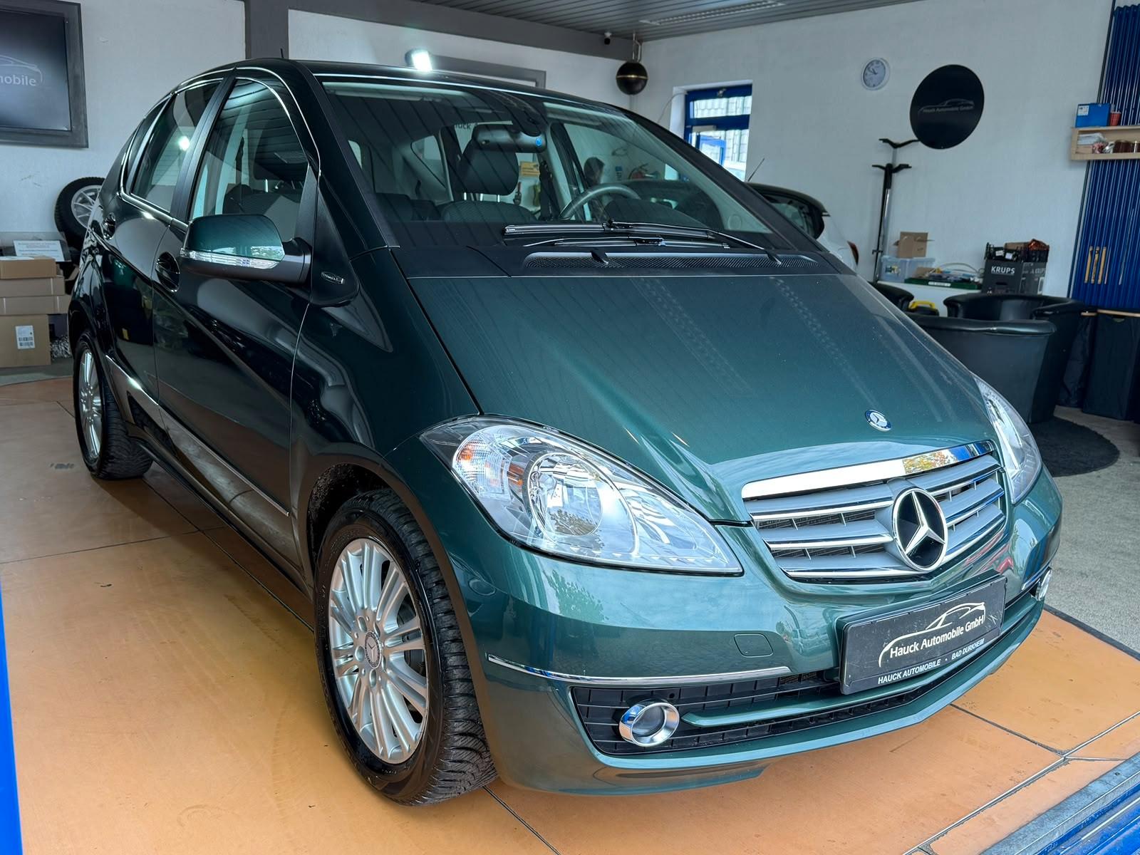 Mercedes-Benz A 180 Elegance Autom. / 30 Tkm/Sitzheizung / PDC