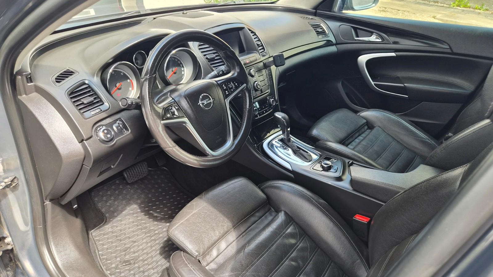 Opel Insignia 2012 — photo 11