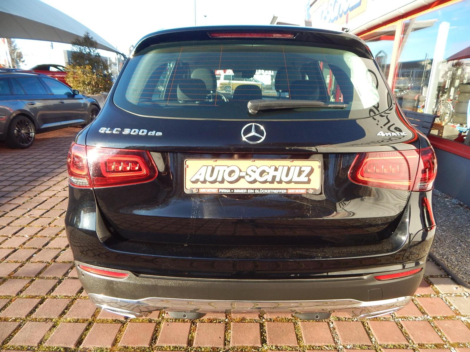 Mercedes-Benz GLC 300 de 4Matic  AHZV LED MBUX