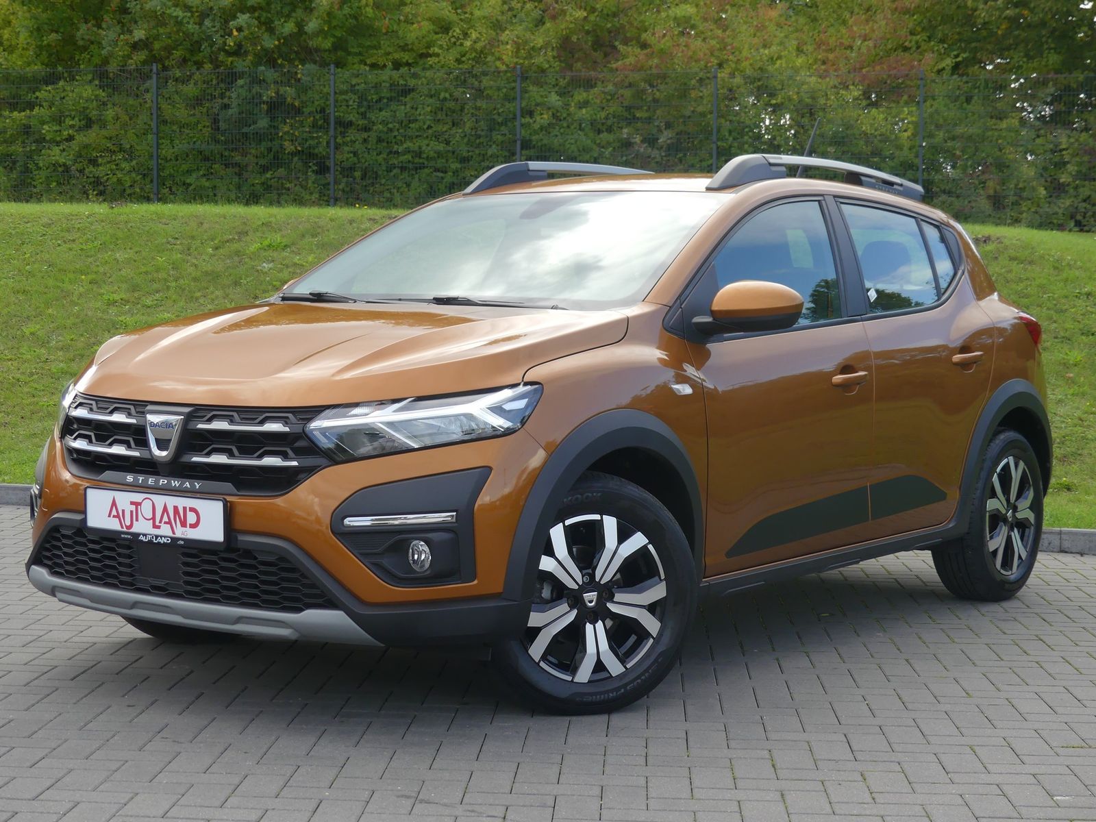 Dacia Sandero Stepway III 1.0 TCE Comfort EDC LED Navi imagem 2
