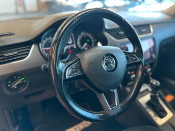 Skoda Octavia *ACC*PDC*NAVI*2-Zonen*Car-PLAY*
