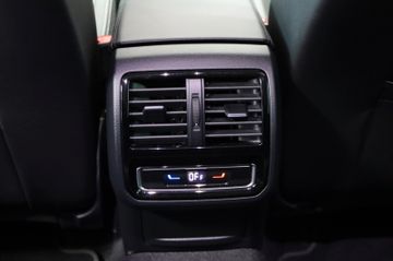 Volkswagen Passat Variant 2.0 R-Line AHK StHz Matrix Kamera
