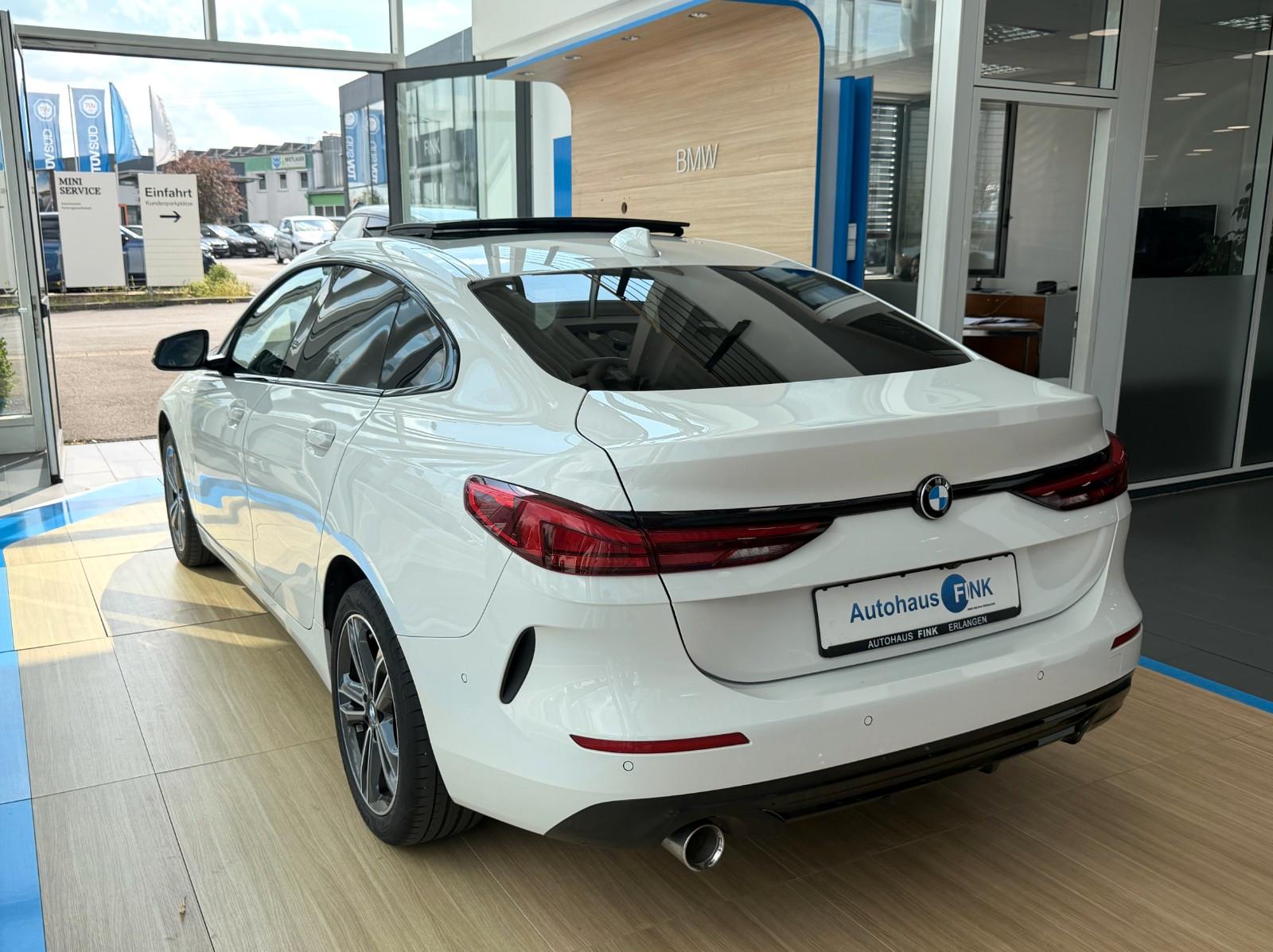 BMW 216d GC Sport Line LC. Prof. Kamera Pano LED