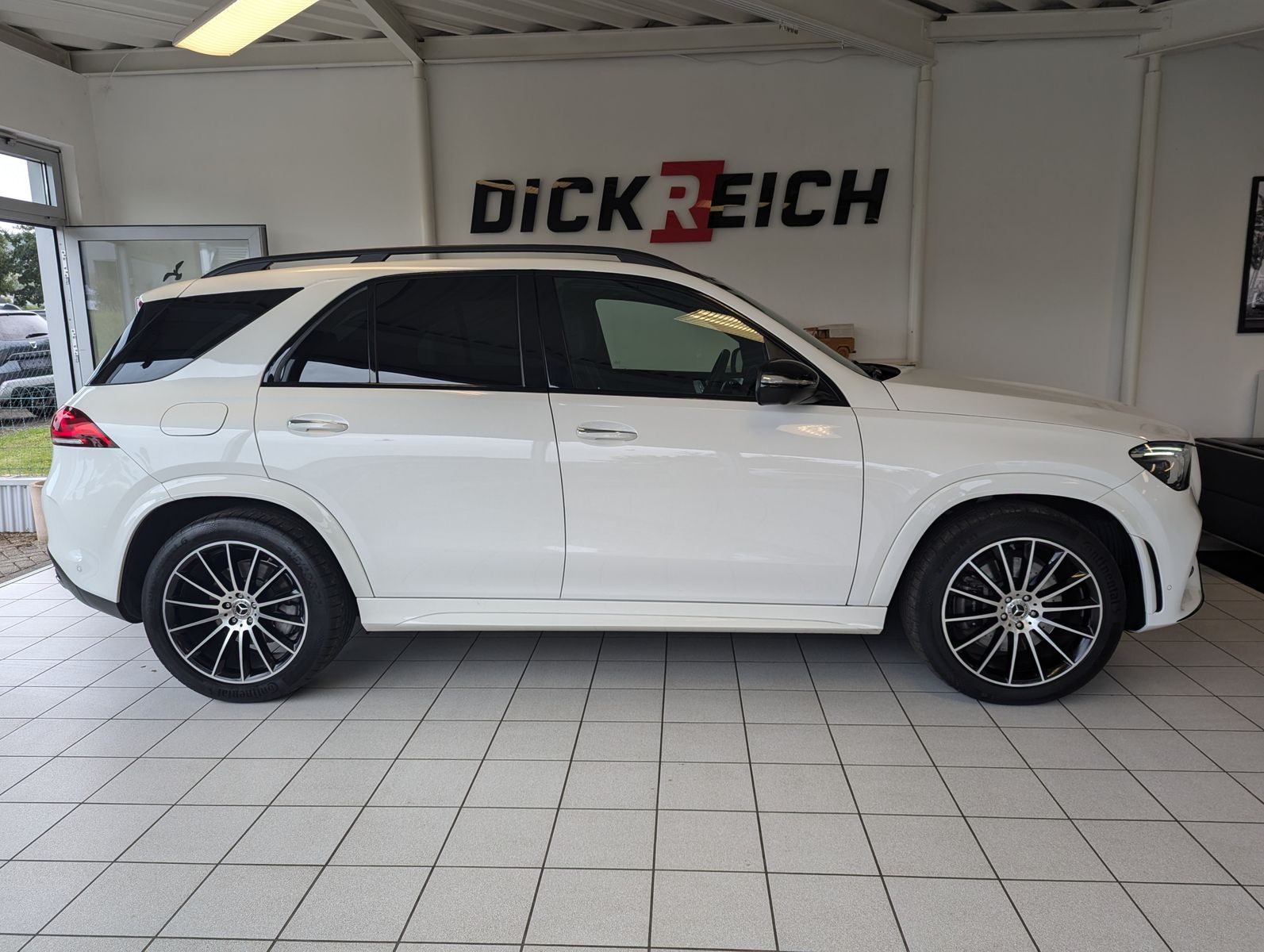 MERCEDES-BENZ GLE 400 d 4M AMG Pano Burmester Multibeam AHK 21 - Image 8