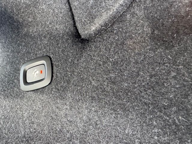 Fahrzeugabbildung Volvo XC40 Momentum Pro AWD AHK LED NAVI