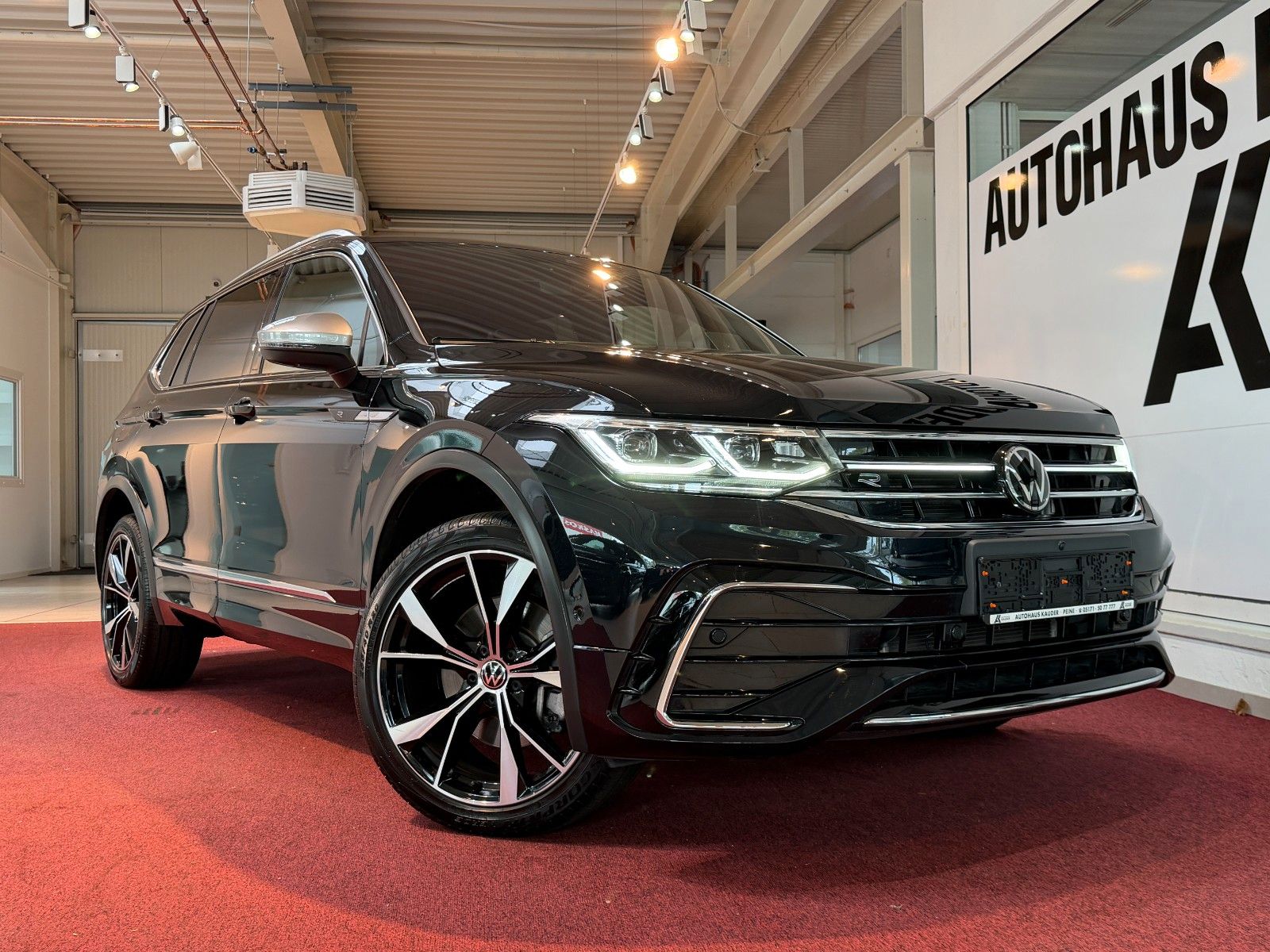 Volkswagen Tiguan Allspace R-Line 4Motion *LED*AHK*Pano*