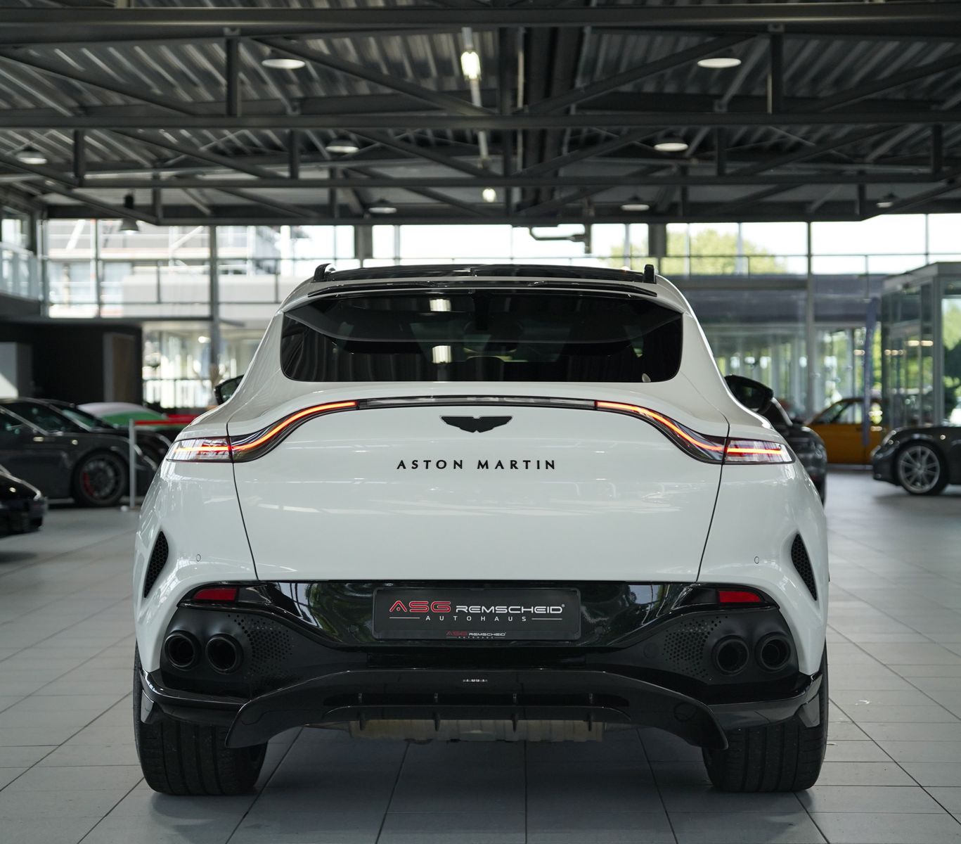 Aston Martin Dbx
