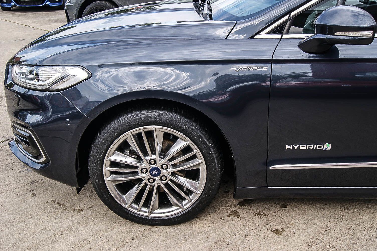 Fahrzeugabbildung Ford Mondeo Turnier 2.0 Hybrid Vignale 1.HAND ANHÄNZV