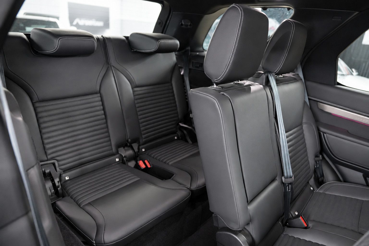 Fahrzeugabbildung Land Rover Discovery R-Dynamic AWD/7-SITZER/360'°Cam/AHK