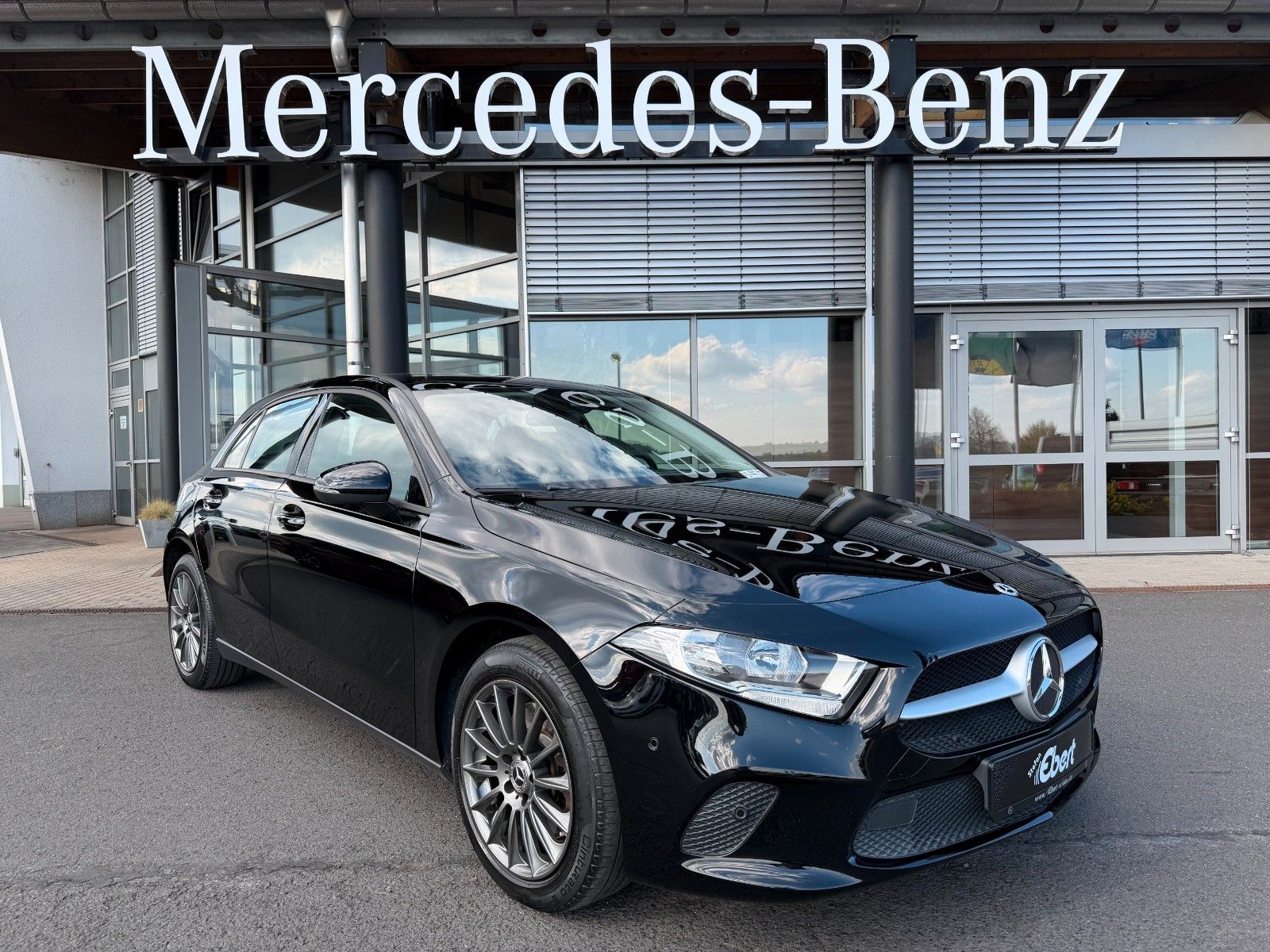 Fahrzeugabbildung Mercedes-Benz A 250e