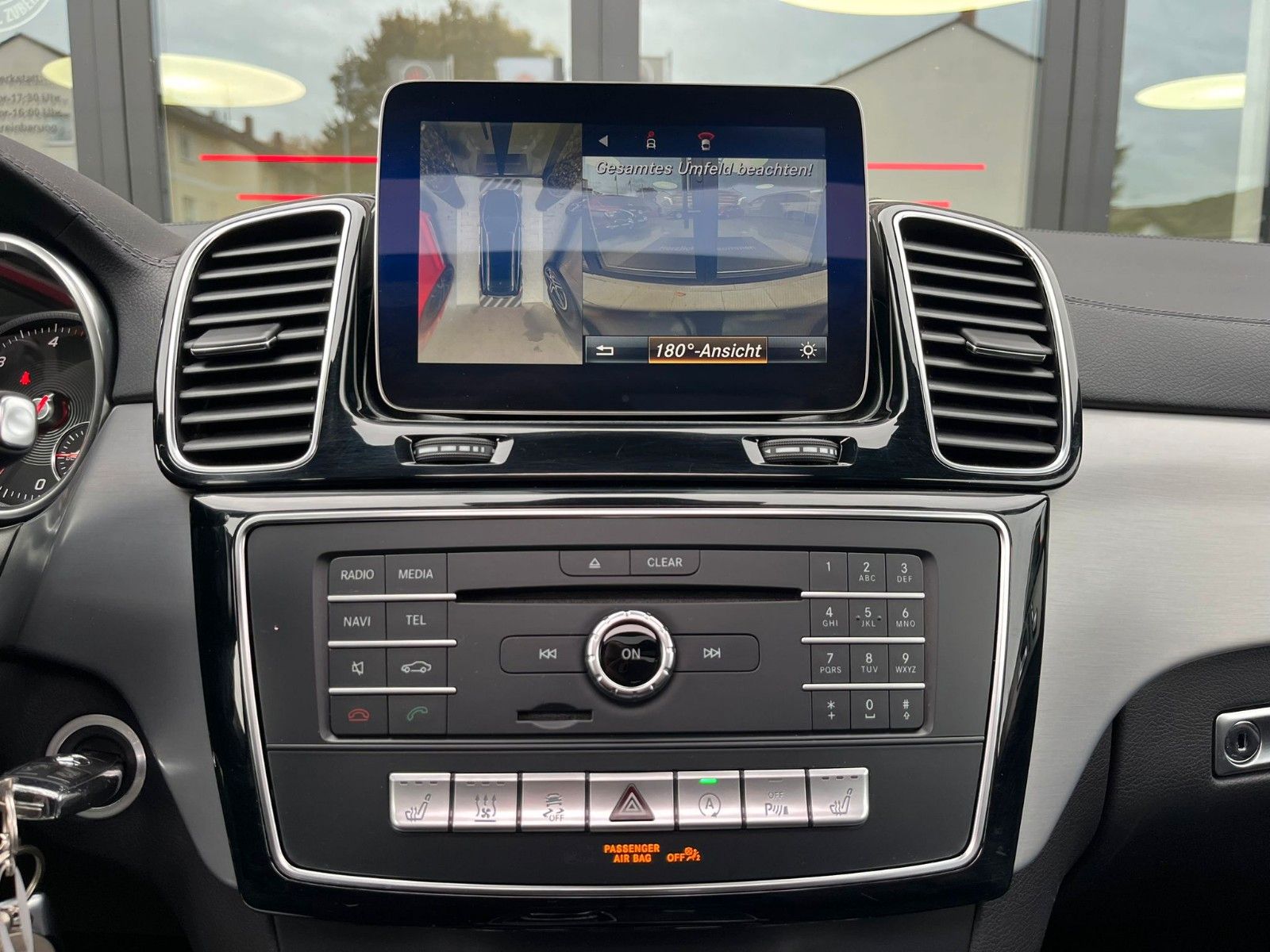 Fahrzeugabbildung Mercedes-Benz GLS 350d 4Matic AMG Line*1.Hand*Pano*360°*