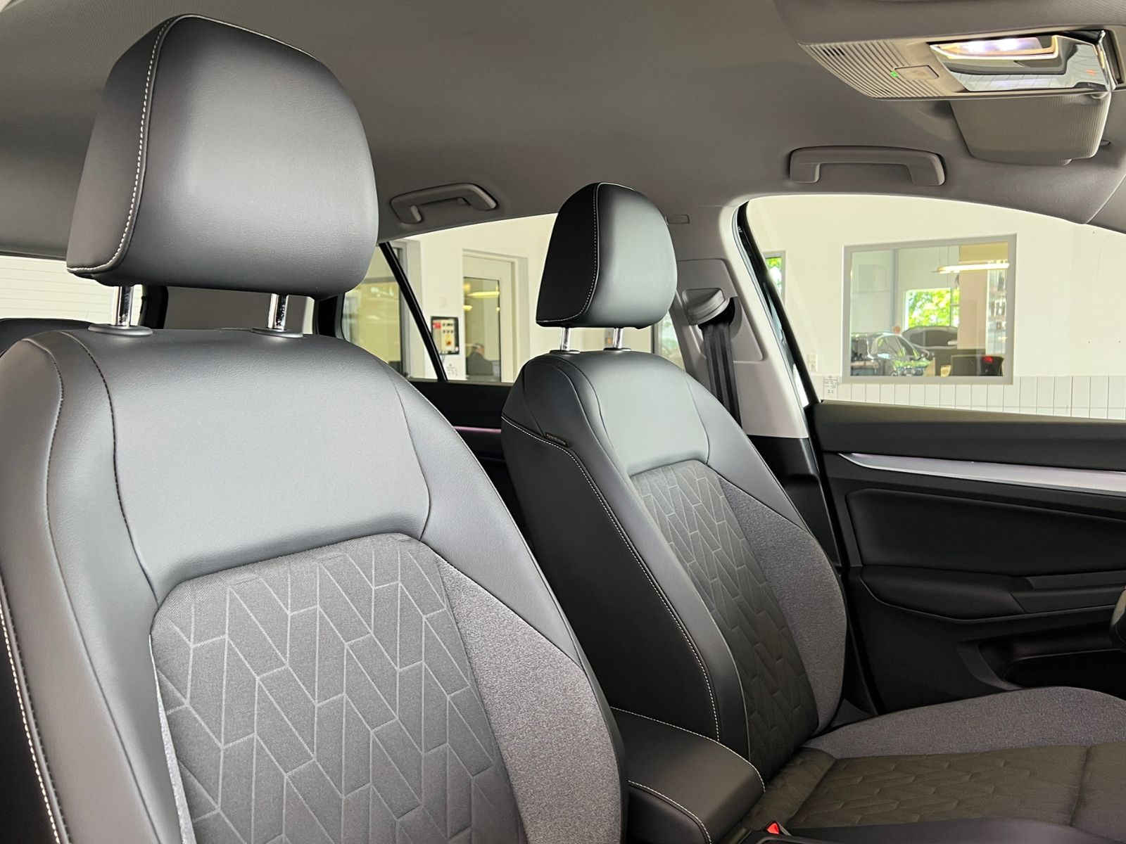 Fahrzeugabbildung Volkswagen Golf VIII GOAL 1.5 TSI *LED, App-Connect, 16'-LM