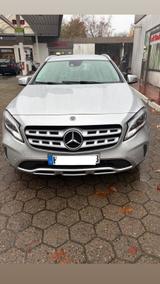 Mercedes-Benz GLA 200 DCT - Urban Sport Utility Vehicle
