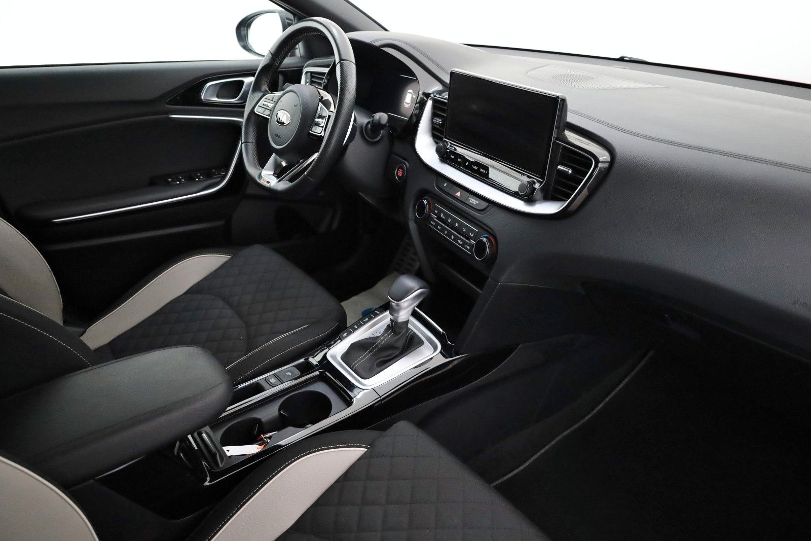 Fahrzeugabbildung Kia ProCeed GT-line,Navi,LED,SH,ACC,Keyless,Panorama