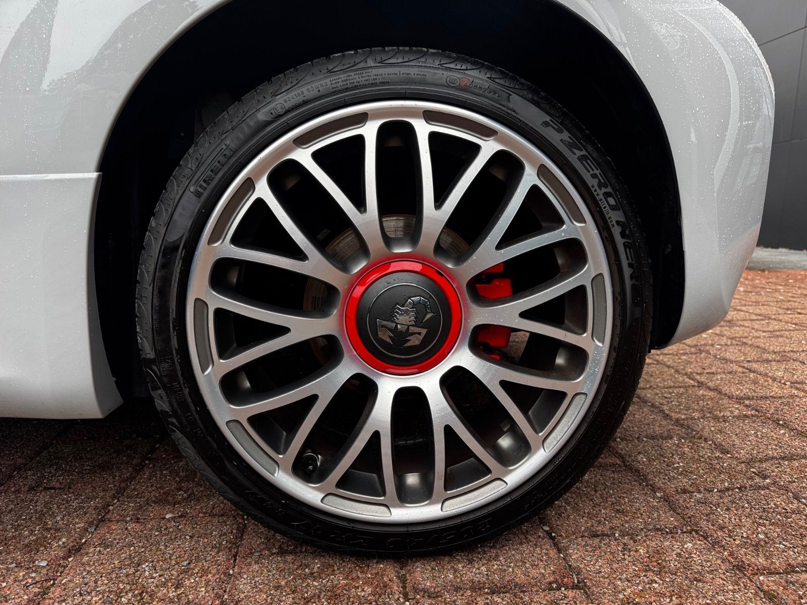 Fahrzeugabbildung Abarth 595 1.4 T-JET 145PS NAVI CAMPOVOLO GRAU