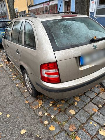 Skoda Fabia 2.0 Benzin mit TÜV bis 12.24 F...