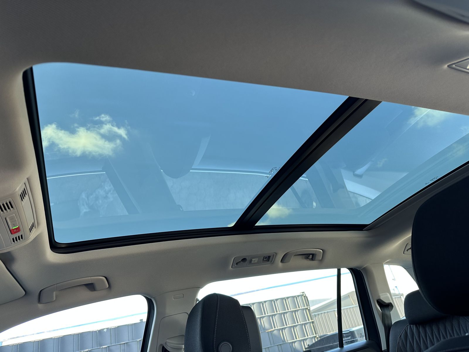 Fahrzeugabbildung Volkswagen Tiguan Allspace Life NAV+LED+PANO+HEAD-UP+18ZOLL