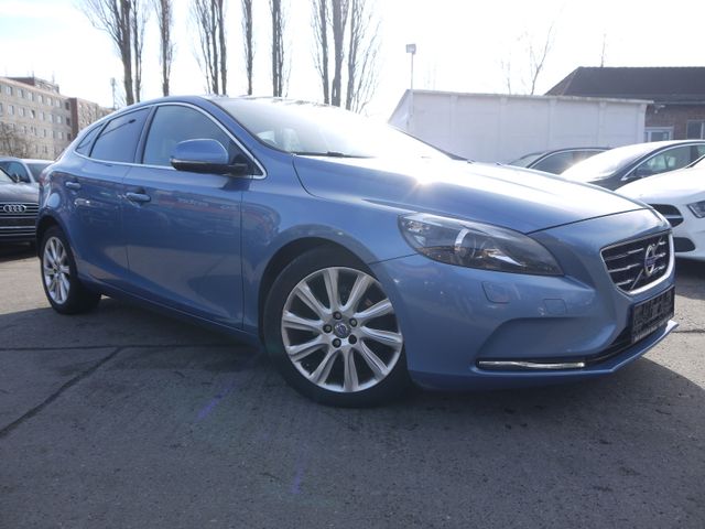 Volvo V40 1.6 D/Momentum/Navi