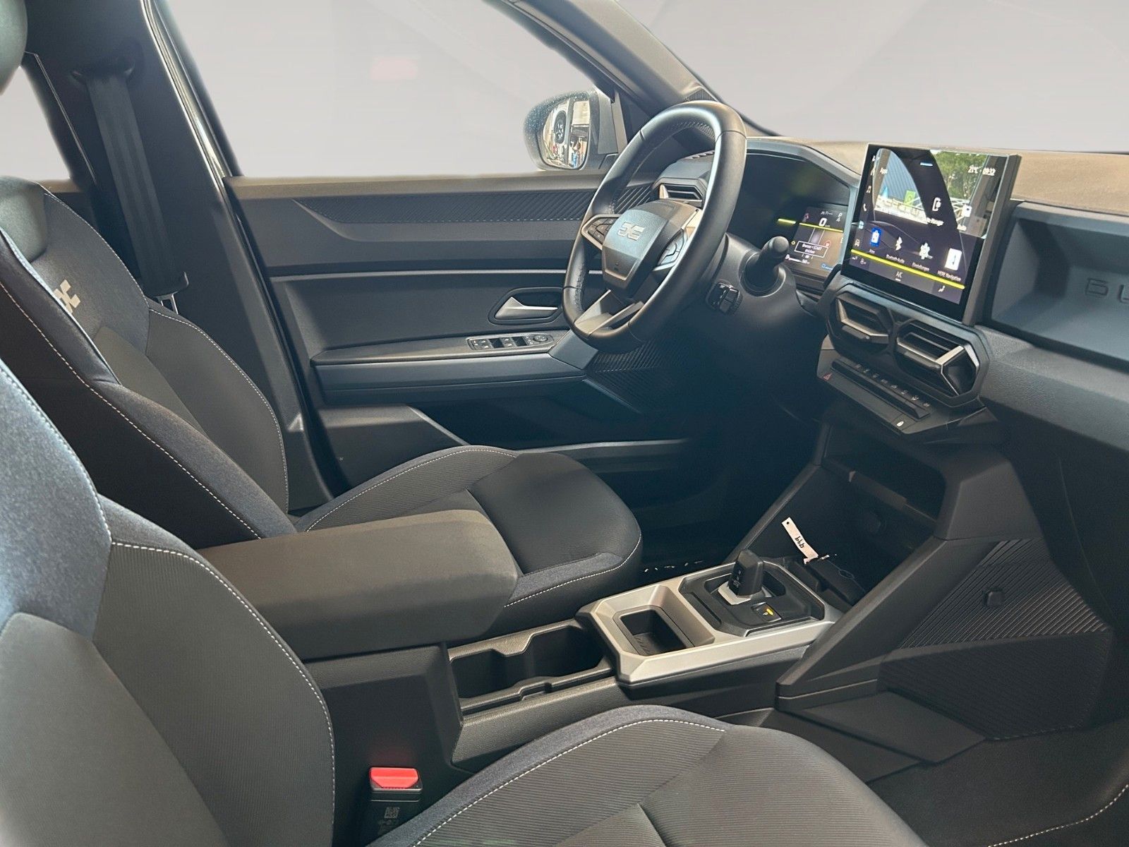Fahrzeugabbildung Dacia Neuer Dacia Duster Journey HYBRID 140 'Sorgenfre