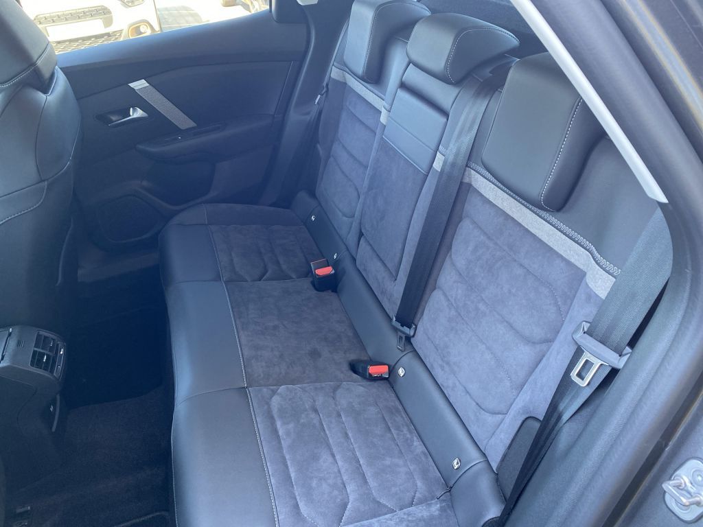 Fahrzeugabbildung Citroën C4 PureTech 130 Stop&Start EAT8 MAX *Alcantara*