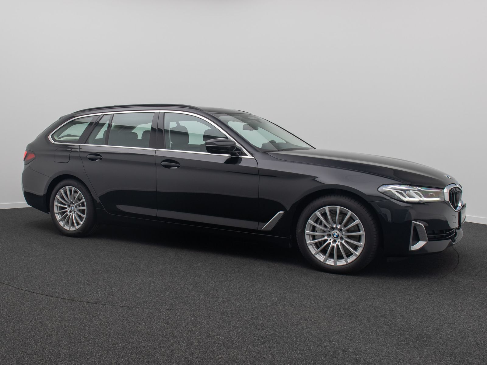 Fahrzeugabbildung BMW 540d xD Luxury Line Panorama H/K HUD Bel&uuml;ftung