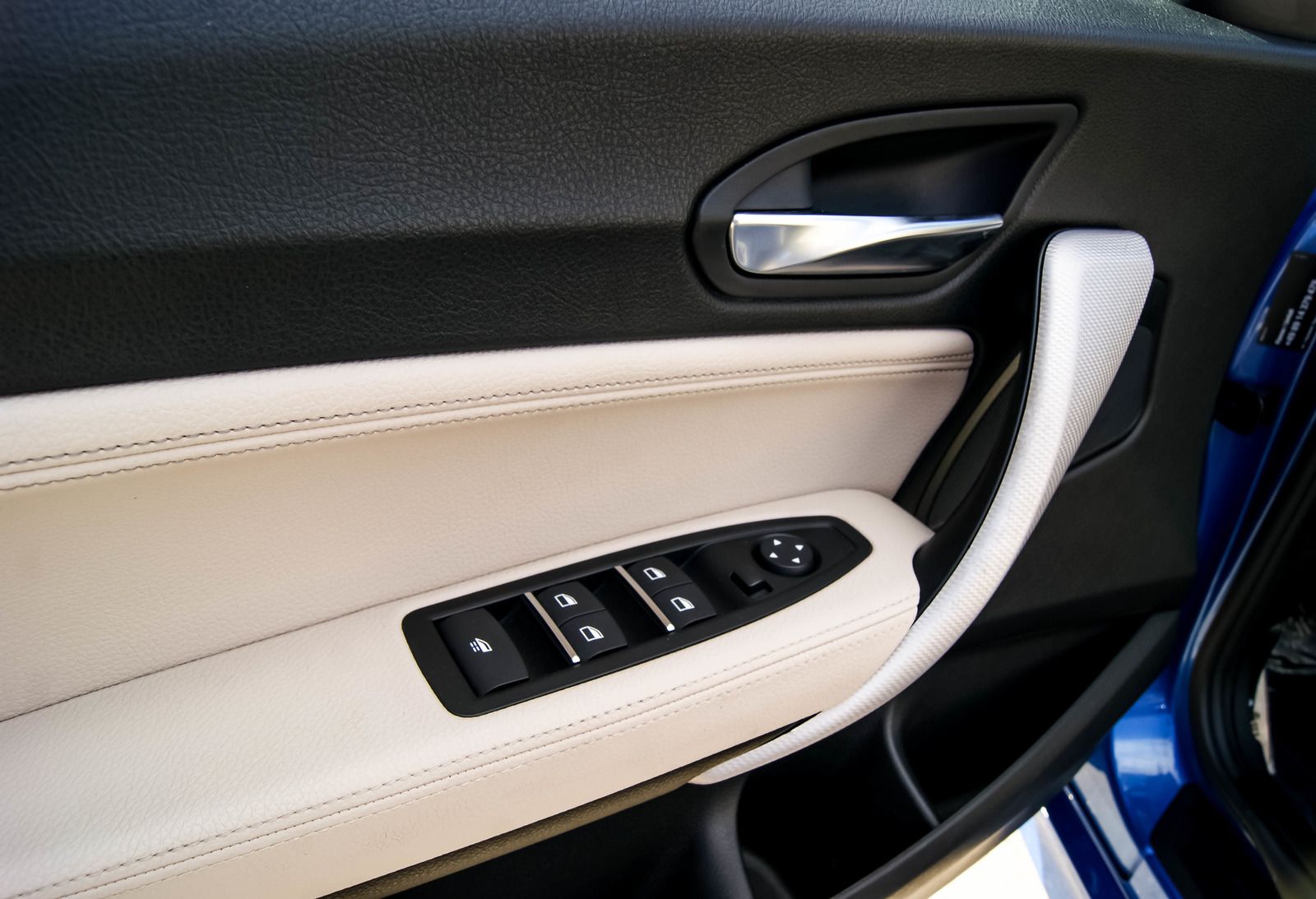 Fahrzeugabbildung BMW 220 d Cabrio M Sport Estoril NAVI LED KAMERA AHK