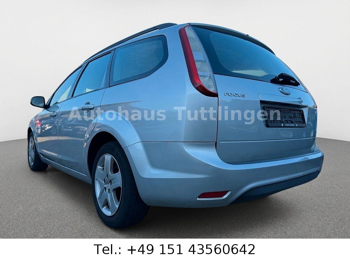 Ford Focus 2010 — interior