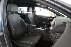 Fahrzeugabbildung Opel Insignia B ST 2.0T ELEGANCE NAVI/LED/VIRT/SH/DAB