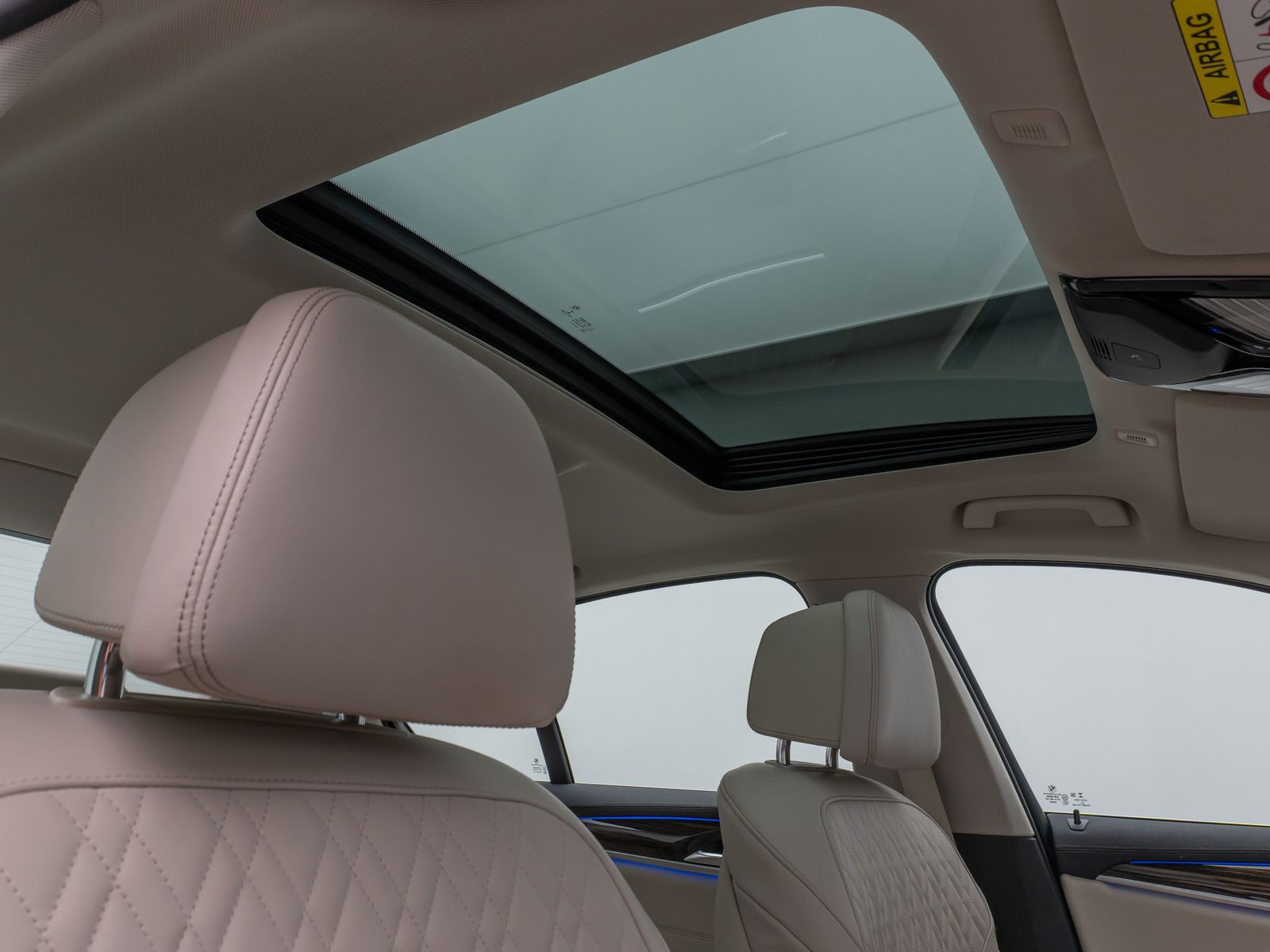 Fahrzeugabbildung BMW 540i Luxury Line Kamera Glasdach Laser HUD H/K
