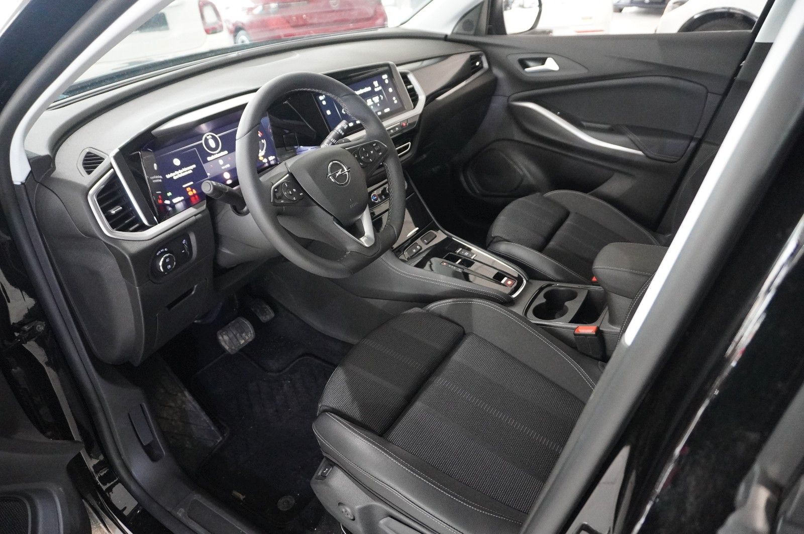 Fahrzeugabbildung Opel Grandland (X) 1.2T GS LINE NAVI/LED/KAMERA/SPORT