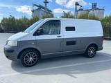 Volkswagen T5 Transporter, Camper mit Wohnmobilzulassung - VW T5 Transporter von 2004