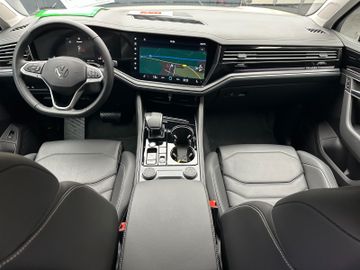 Volkswagen Touareg - 12
