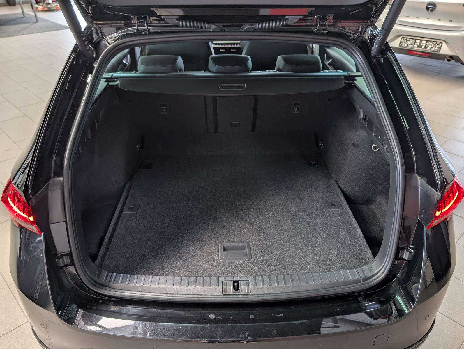 Immagine dell'auto: SKODA Octavia 2.0 TDI DSG Sportline Matrix Cam, anno di produzione 2015