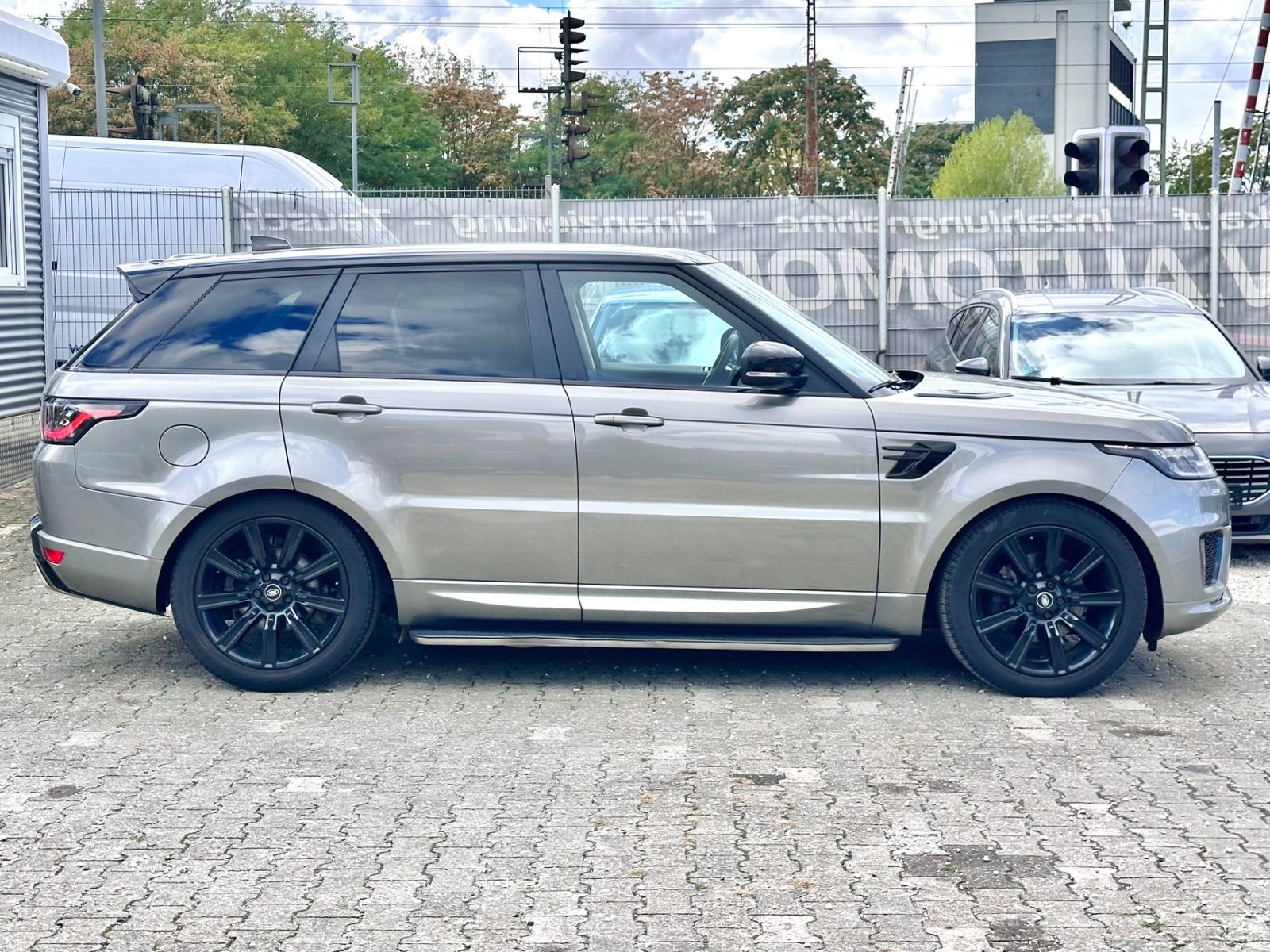Fahrzeugabbildung Land Rover RANGE ROVER SPORT HSE DYNAMIC*MOD.2019*