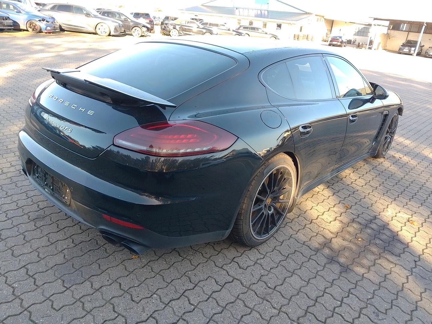 Porsche Panamera GTS