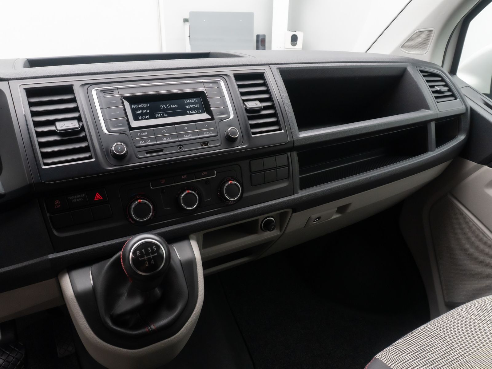 Fahrzeugabbildung Volkswagen T6 Transporter Wohnmobil CaliforniaStyle 18Zoll