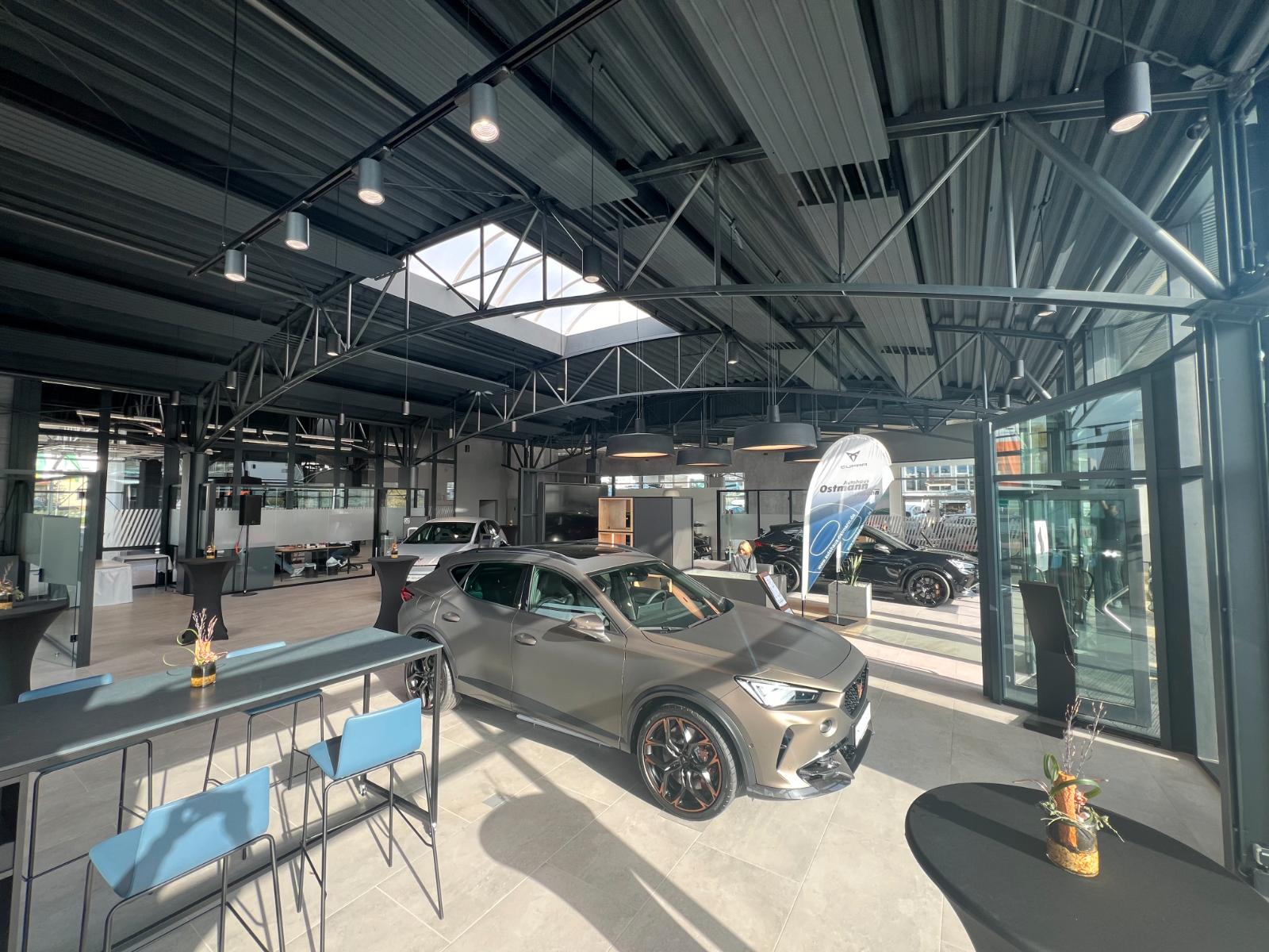 showroom-image-top
