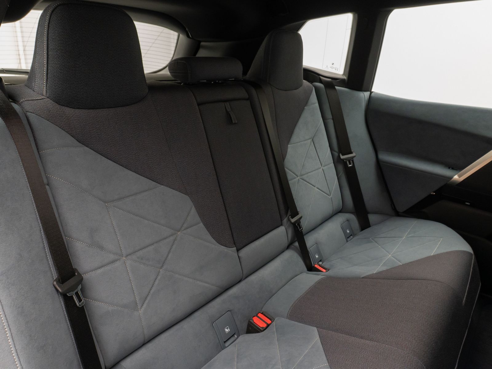 Fahrzeugabbildung BMW iX xD50 Panorama 360°Laser DAB H/K AHK Sport 22"