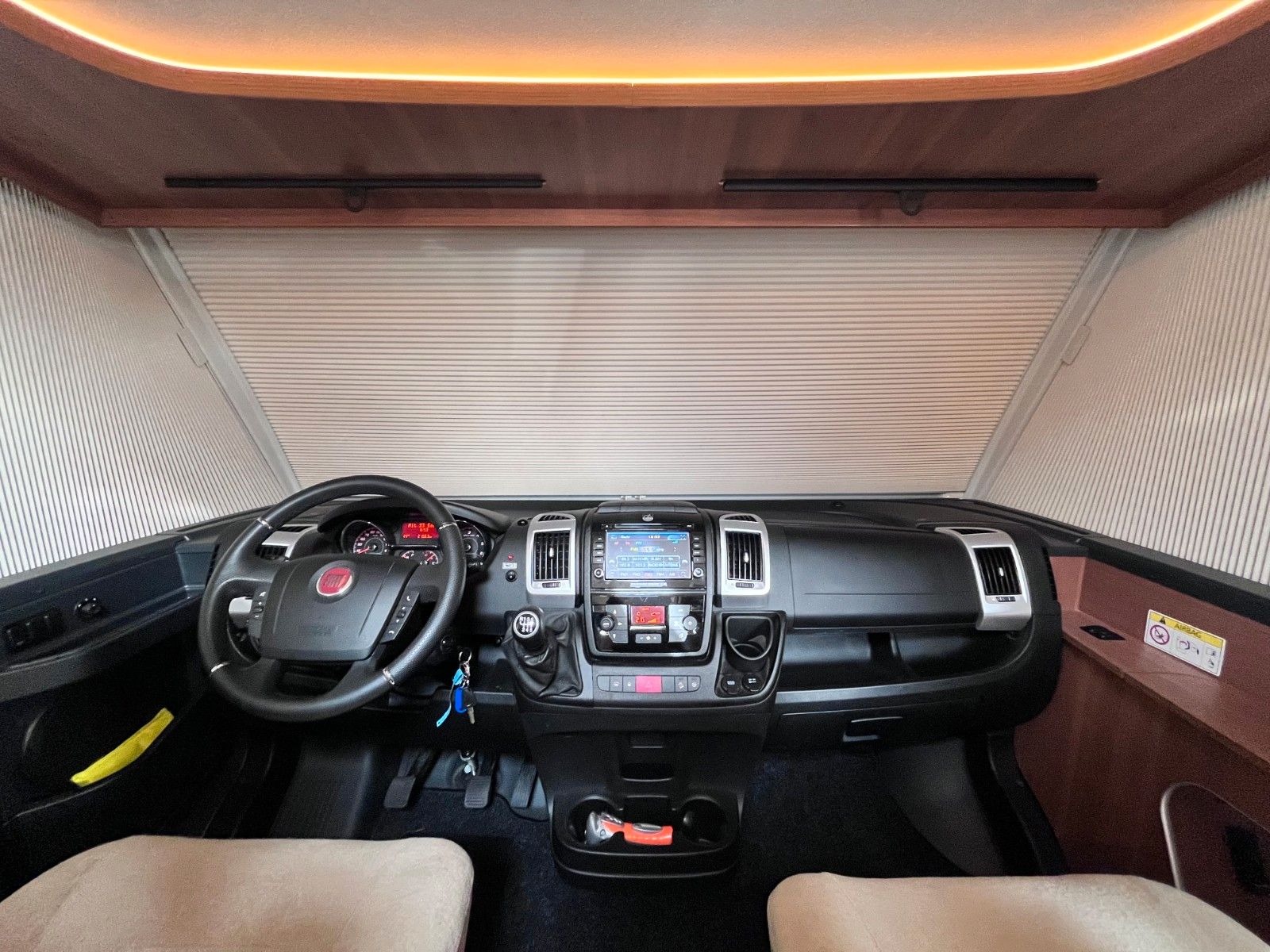 Fahrzeugabbildung LMC Explorer Comfort I 615 - Neuzustand -