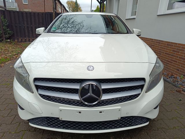 Mercedes-Benz A 200 Efficiency/Navi/1.Hd/Netto 5900/Scheckheft