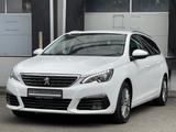 Peugeot 308 Allure Pack LED Navi RüKamera ACC Keyless-Go - Peugeot 308 mit Diesel-Antrieb: Automatik