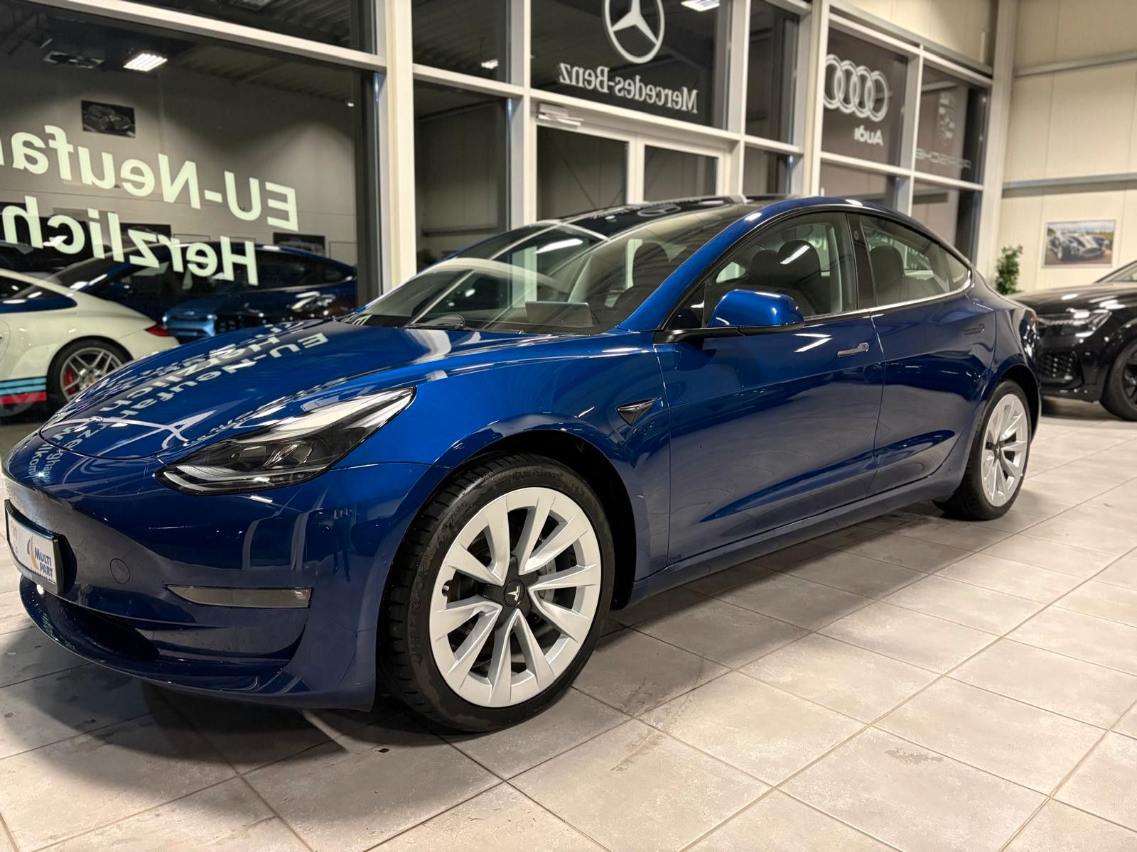 Fahrzeugabbildung Tesla Model 3 Long Range Dual AWD