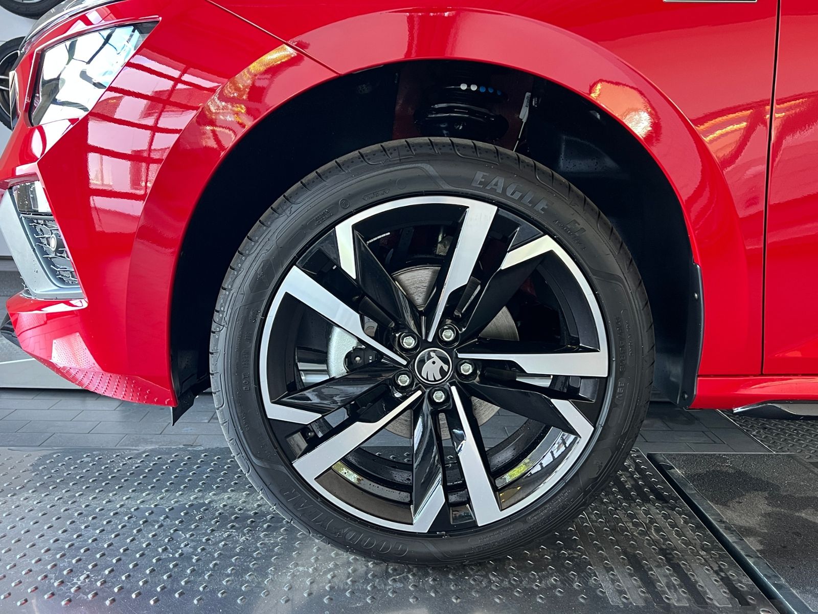 Fahrzeugabbildung SKODA Kamiq Monte Carlo 1.5 TSI DSG *AHK, Matrix-LED*